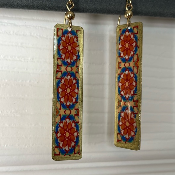 😀 Free w/ Purchase Lot of 2 Boho Gold Tone Dangle Earrings - Picture 2 of 4